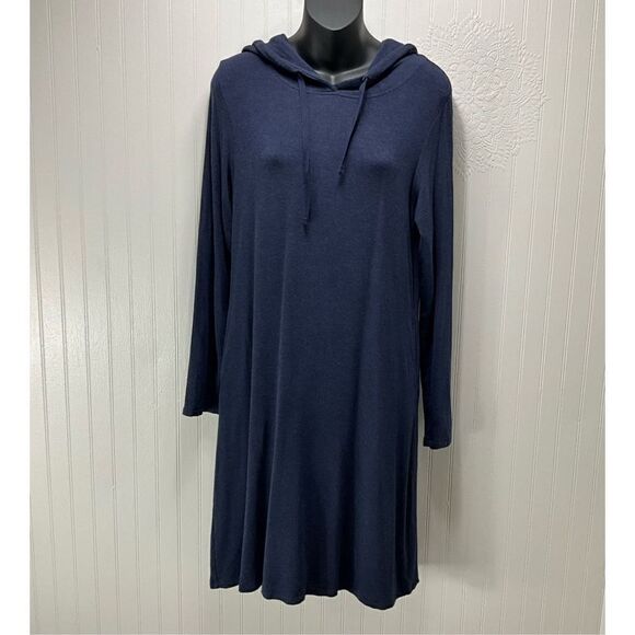 AGNES & DORA Effortless Dress with Hood - Picture 1 of 5